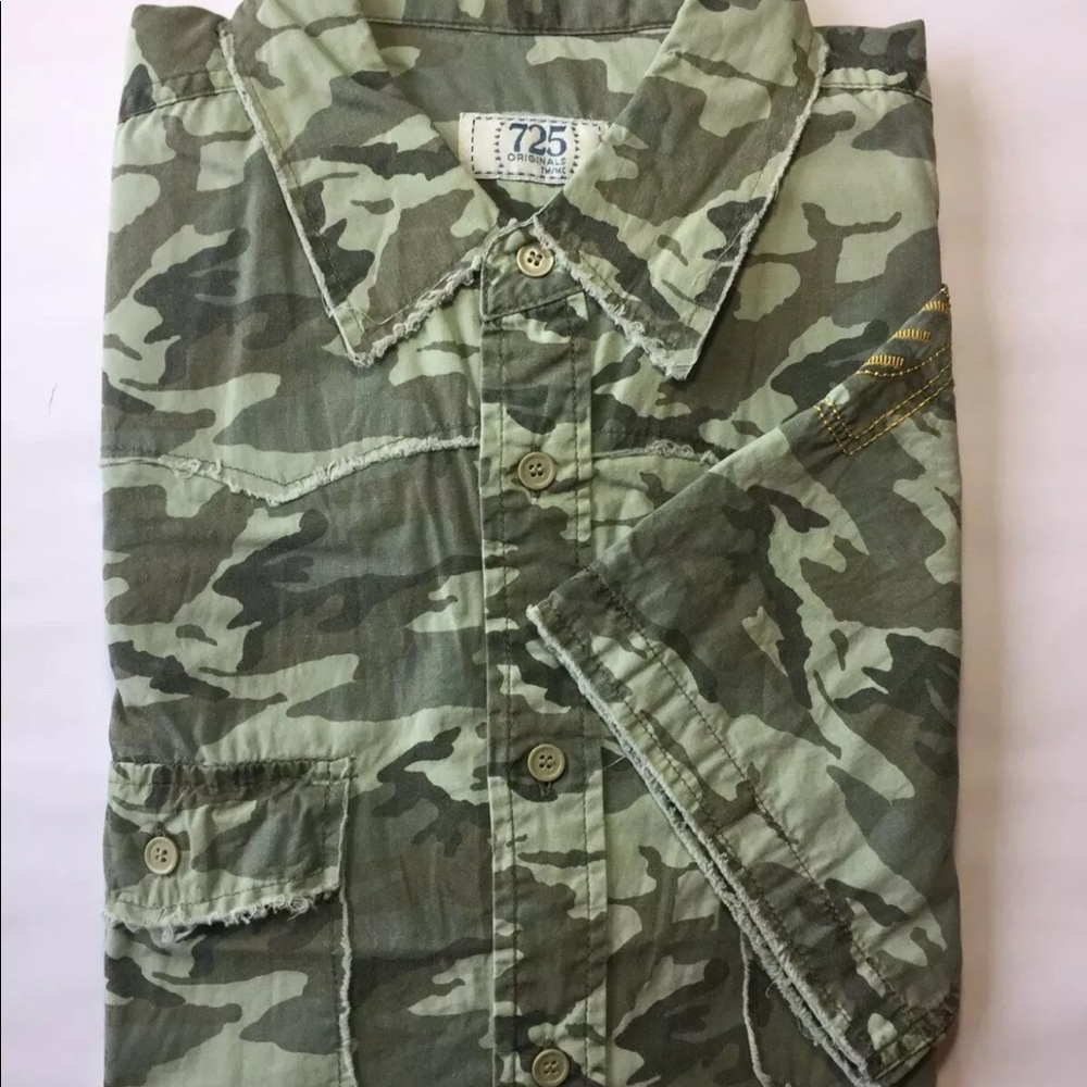 725 Originals Men’s Short Sleeve Button Down Shirt Camouflage Print Army Green M